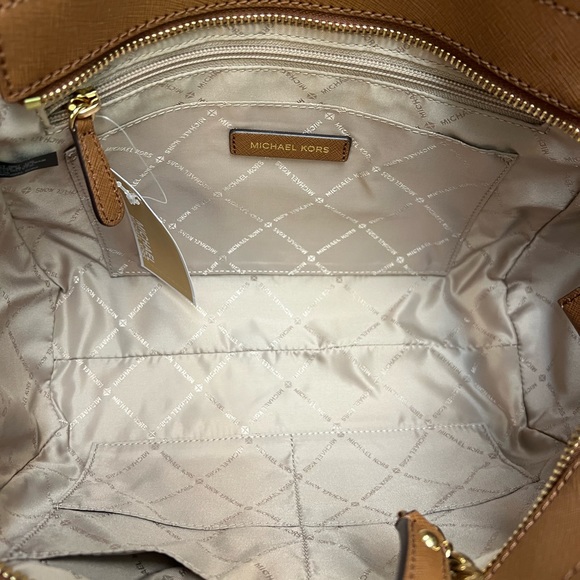 Michael Kors Women’s Brown Leather Shoulder Bag Size Medium - Picture 7 of 9